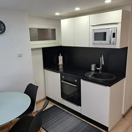 City & Sea Apartman *